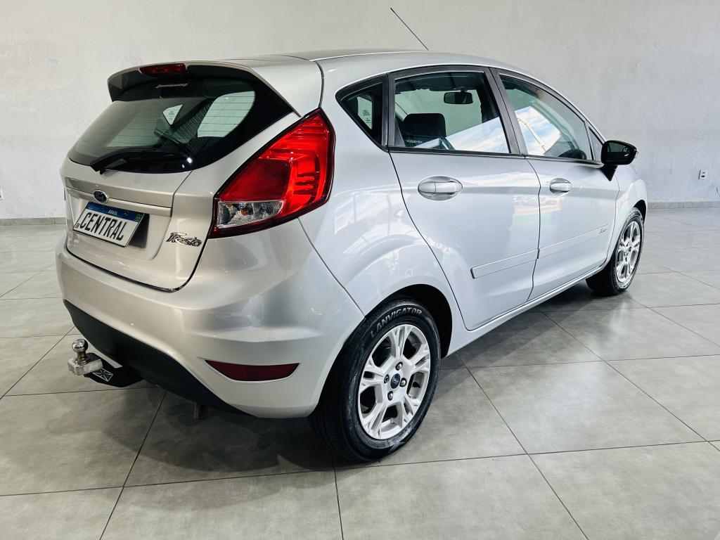 FORD Fiesta Hatch - Foto