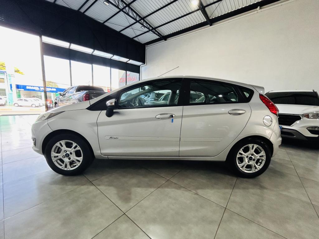 FORD Fiesta Hatch - Foto