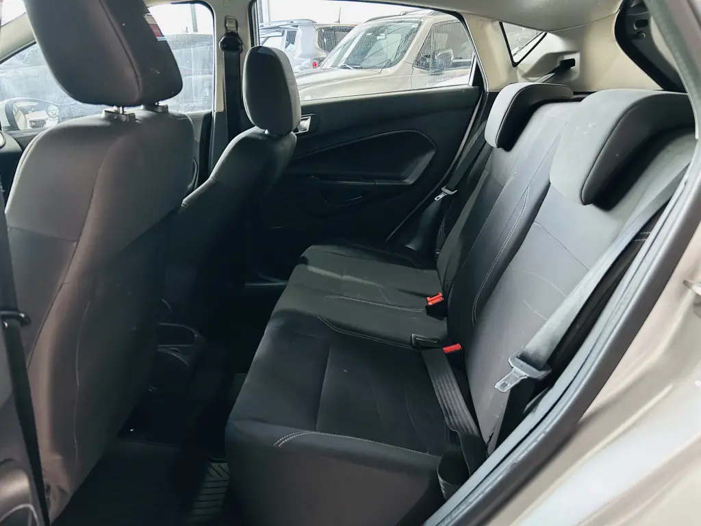 FORD Fiesta Hatch - Foto