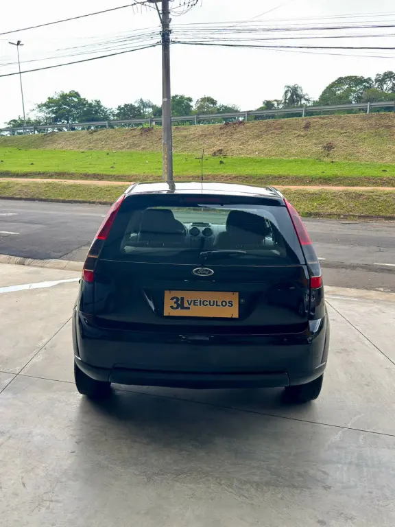 FORD Fiesta Hatch - Foto