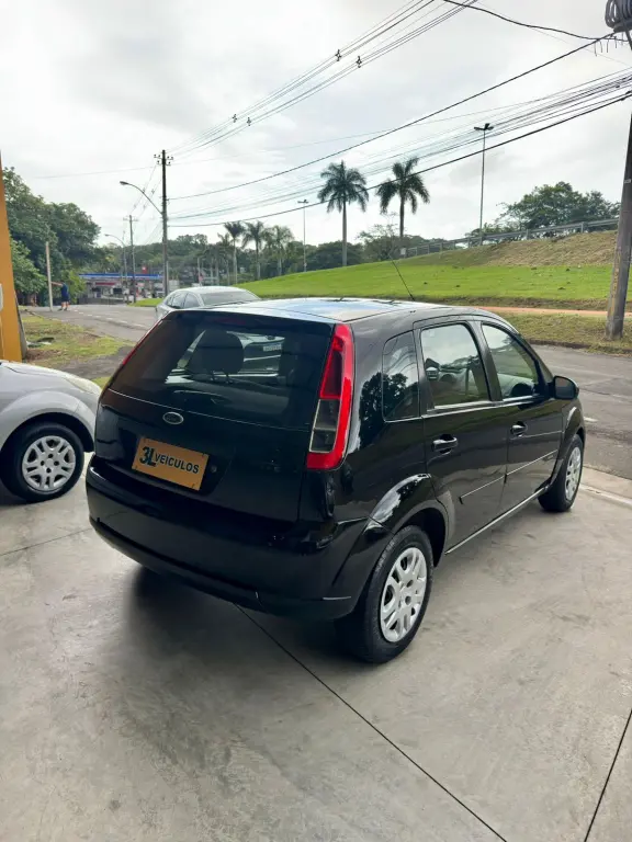 FORD Fiesta Hatch - Foto