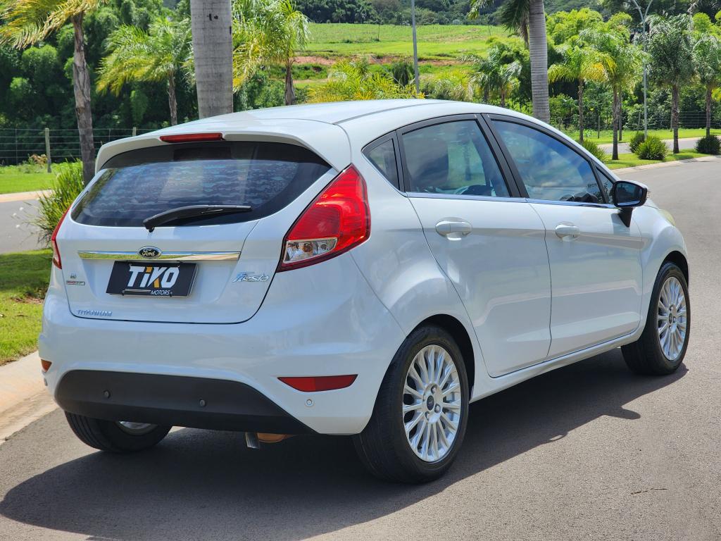 FORD Fiesta Hatch - Foto