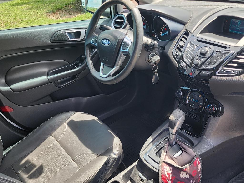 FORD Fiesta Hatch - Foto