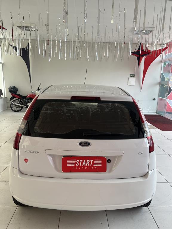 FORD Fiesta Hatch - Foto