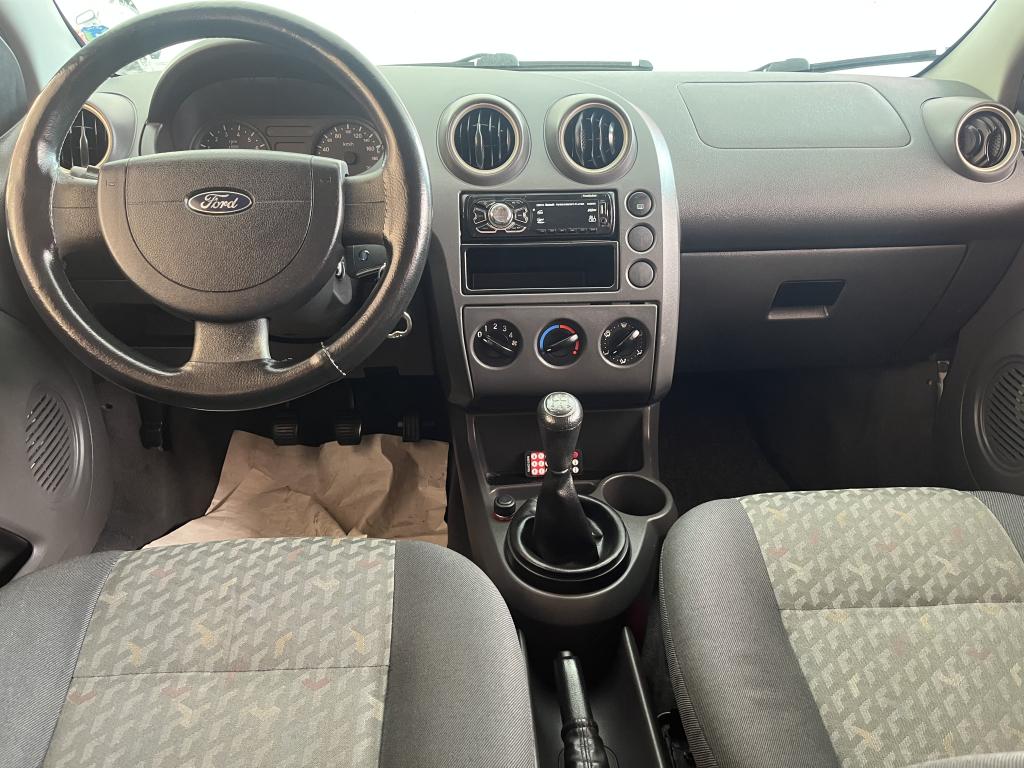 FORD Fiesta Hatch - Foto