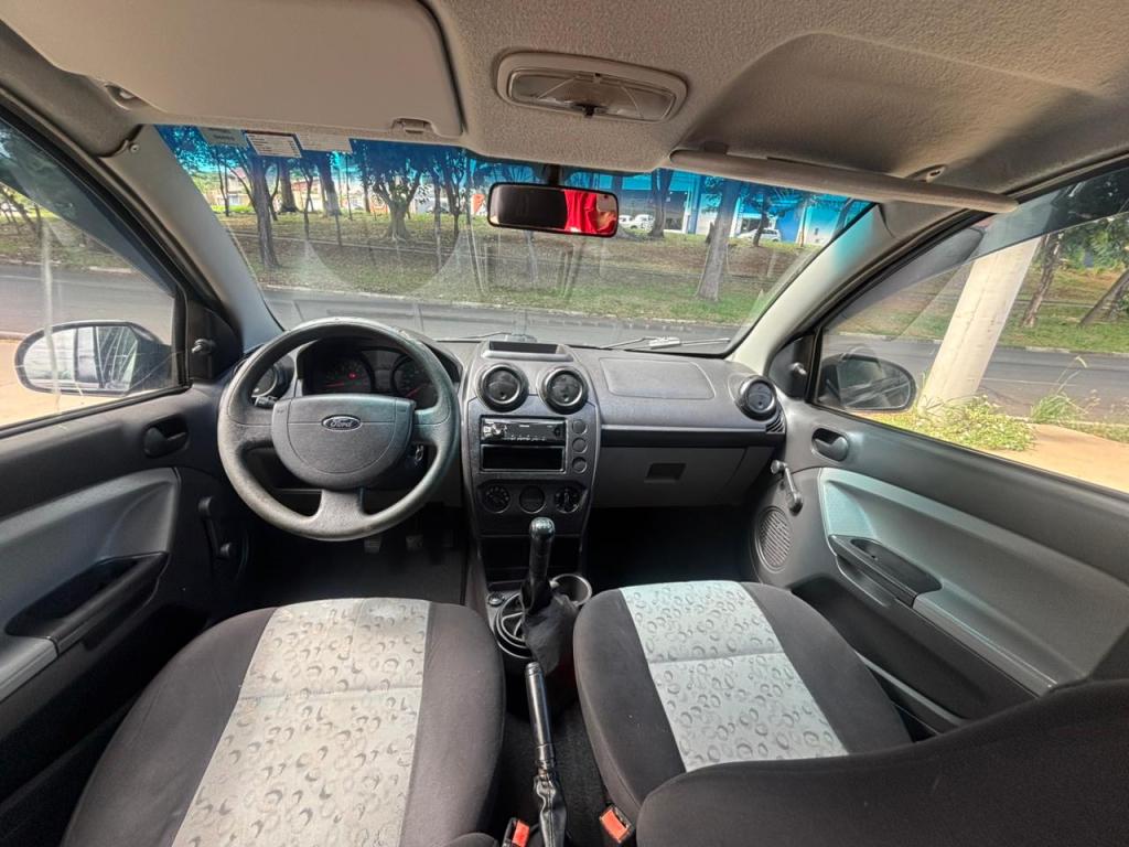 FORD Fiesta Hatch - Foto