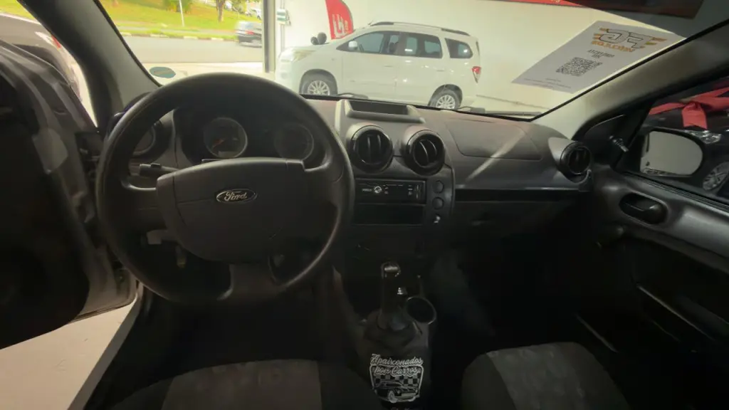 FORD Fiesta Hatch - Foto
