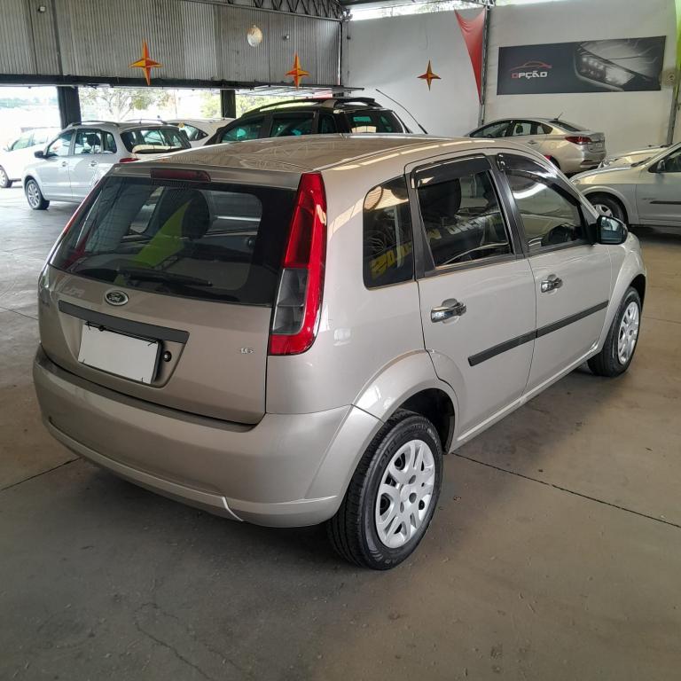 FORD Fiesta Hatch - Foto