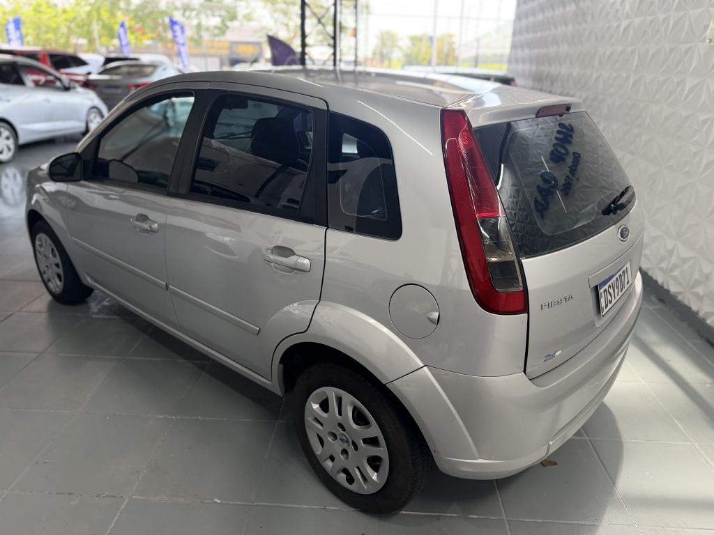 FORD Fiesta Hatch - Foto