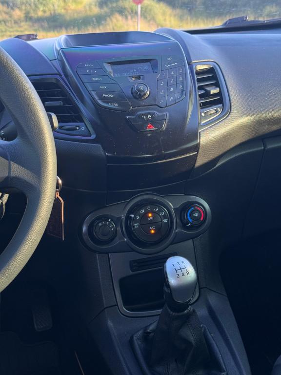 FORD Fiesta Hatch - Foto