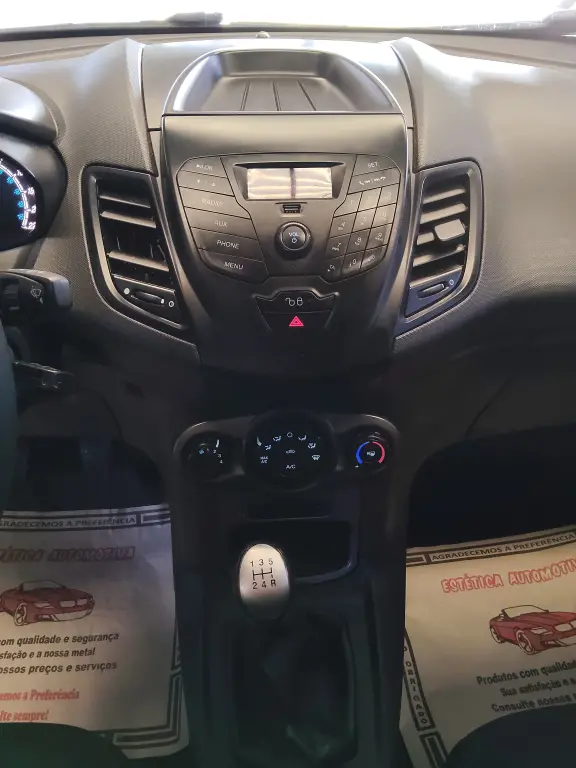 FORD Fiesta Hatch - Foto