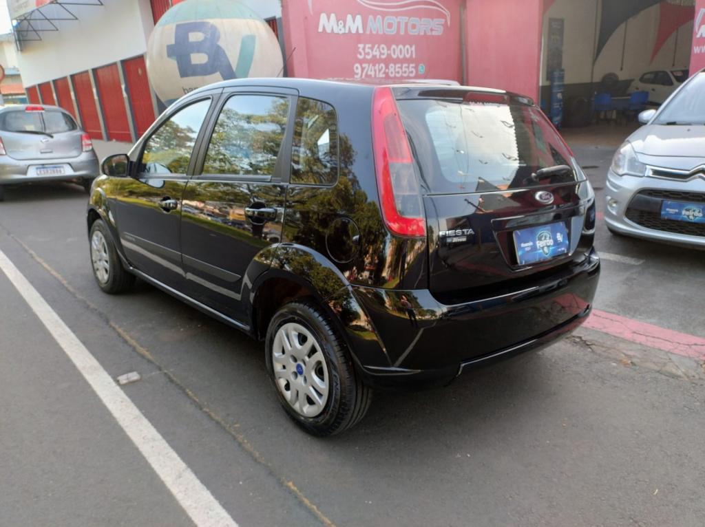 FORD Fiesta Hatch - Foto