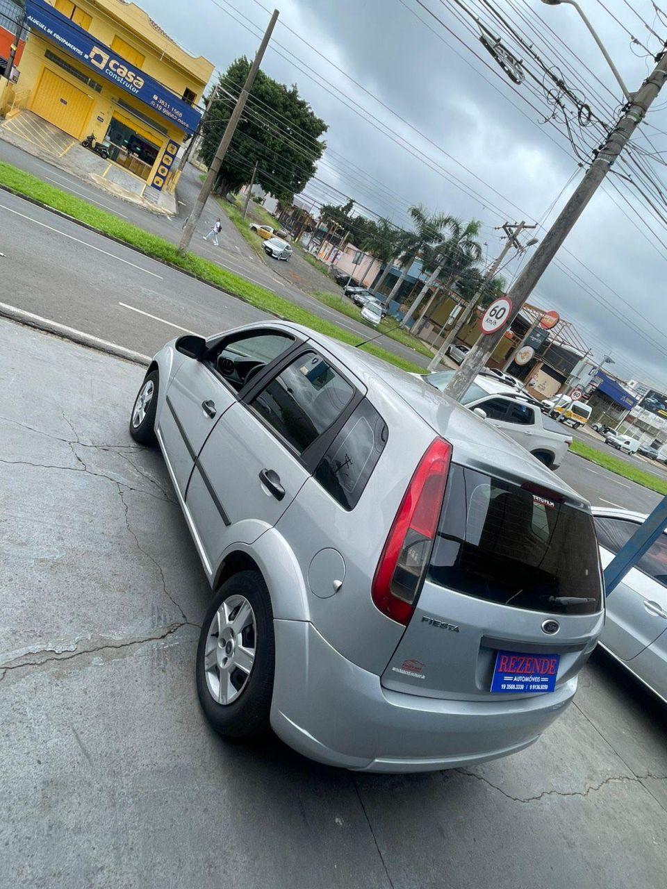 FORD Fiesta Hatch - Foto