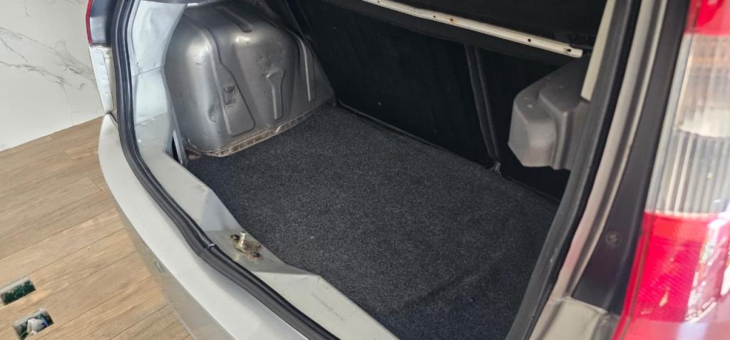 FORD Fiesta Hatch - Foto