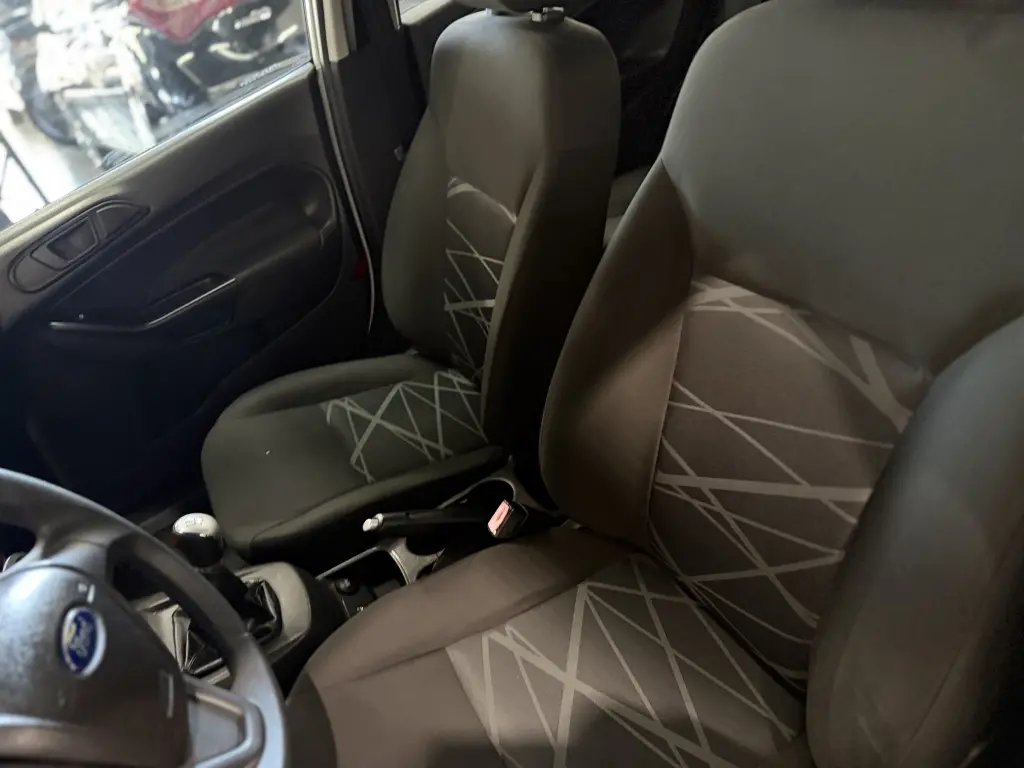 FORD Fiesta Hatch - Foto