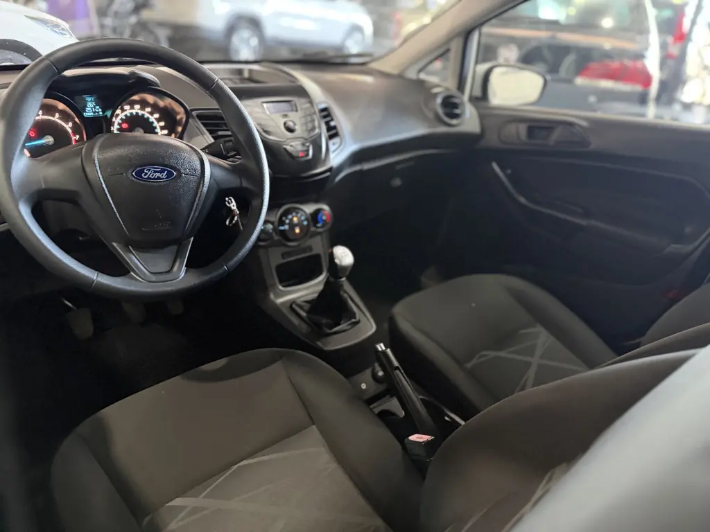 FORD Fiesta Hatch - Foto