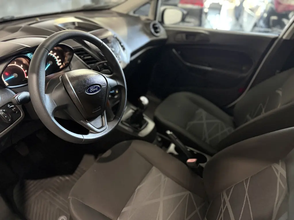 FORD Fiesta Hatch - Foto