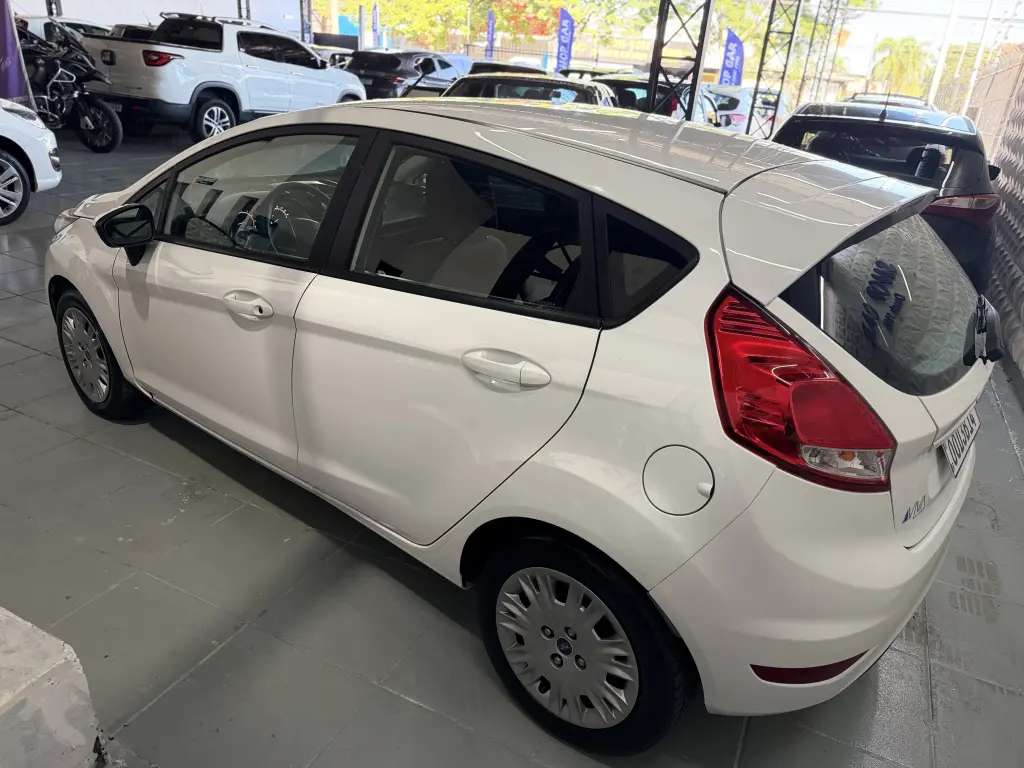 FORD Fiesta Hatch - Foto