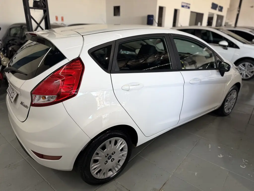 FORD Fiesta Hatch - Foto