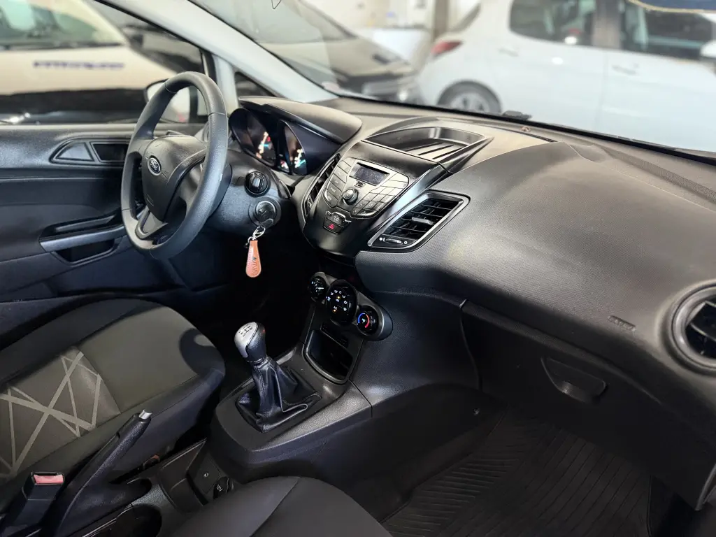 FORD Fiesta Hatch - Foto