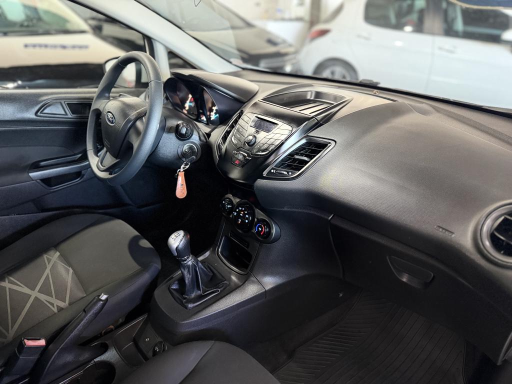 FORD Fiesta Hatch - Foto
