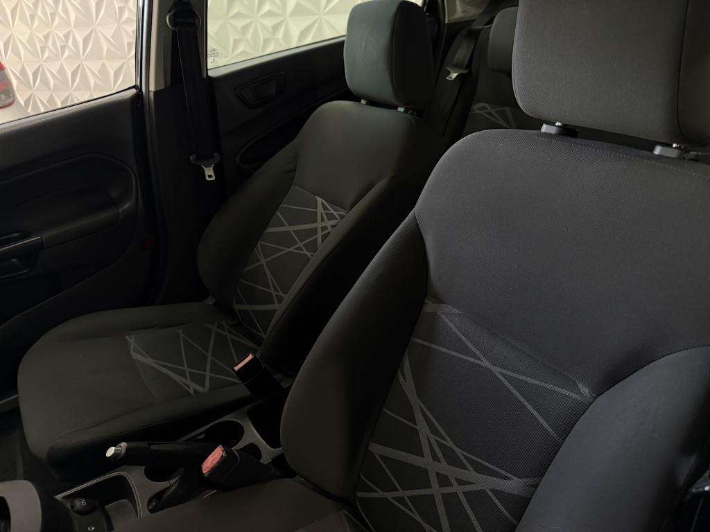 FORD Fiesta Hatch - Foto