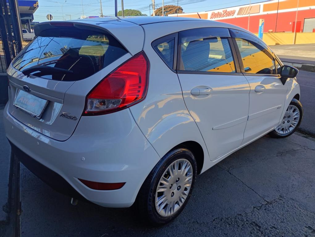 FORD Fiesta Hatch - Foto