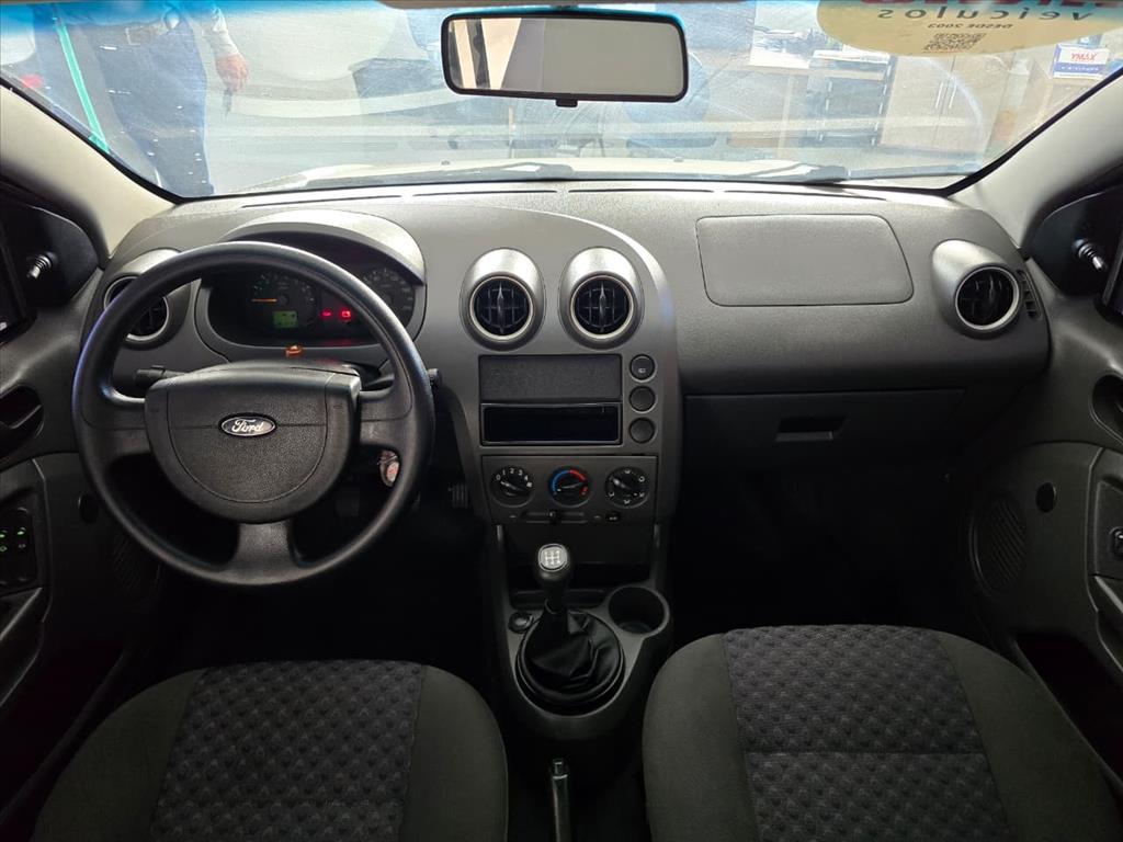 FORD Fiesta Hatch - Foto