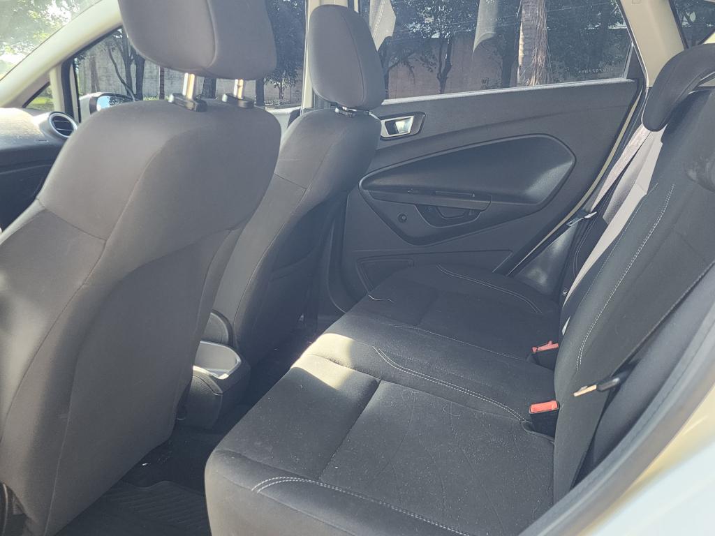 FORD Fiesta Hatch - Foto