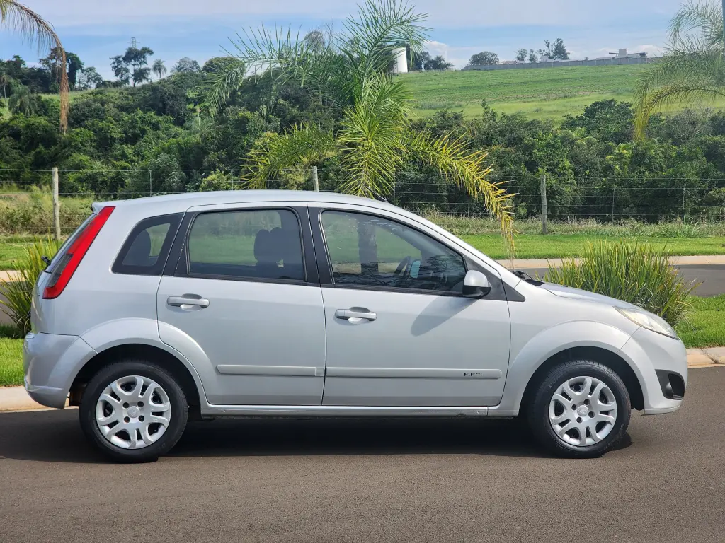 FORD Fiesta Hatch - Foto