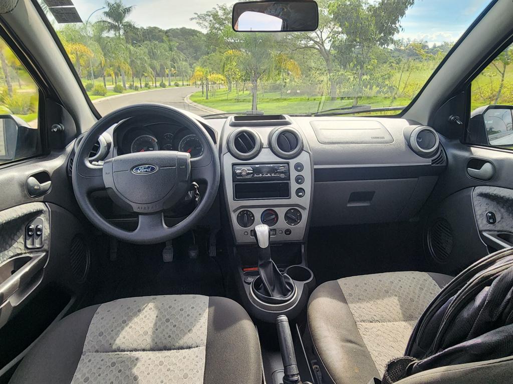FORD Fiesta Hatch - Foto
