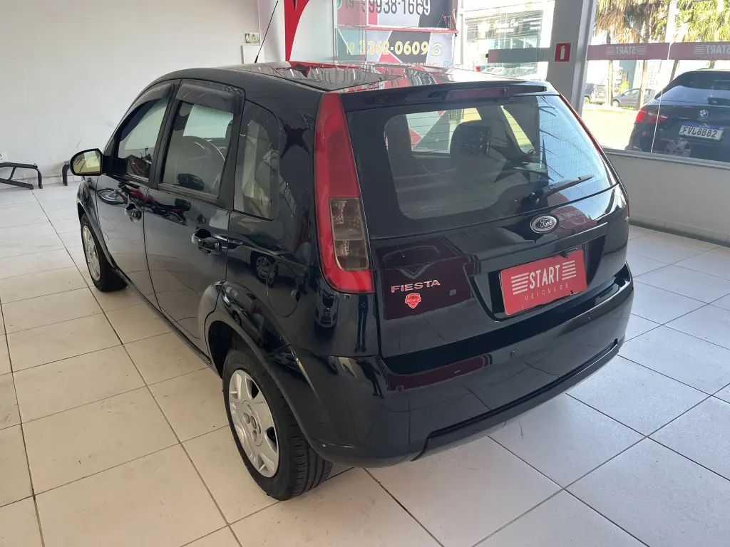 FORD Fiesta Hatch - Foto