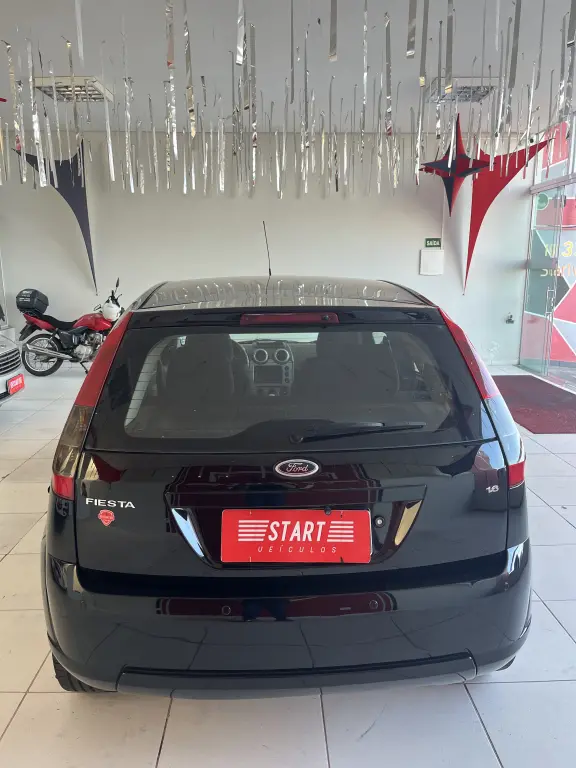 FORD Fiesta Hatch - Foto