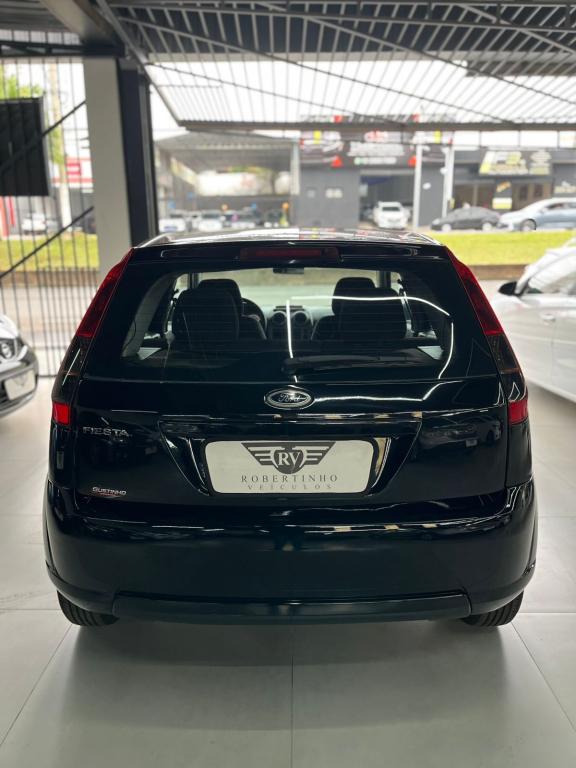 FORD Fiesta Hatch - Foto