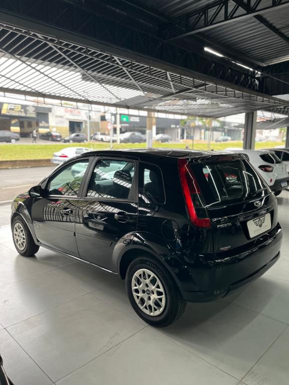 FORD Fiesta Hatch - Foto