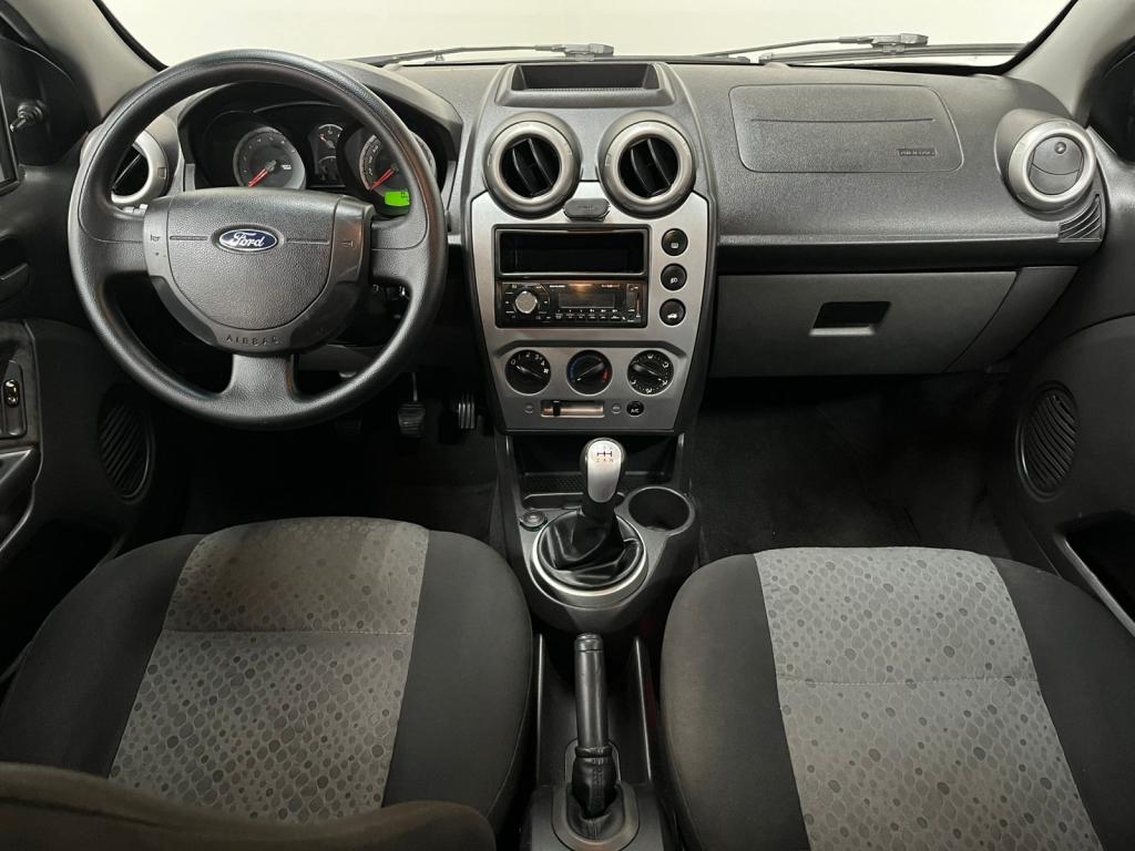 FORD Fiesta Hatch - Foto