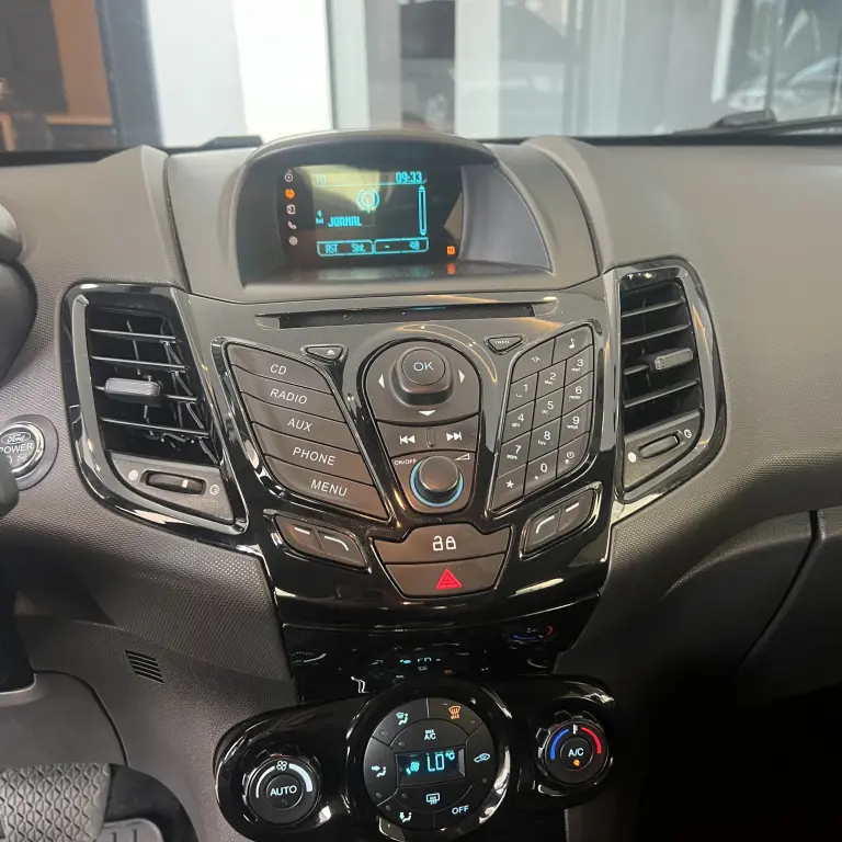 FORD Fiesta Hatch - Foto