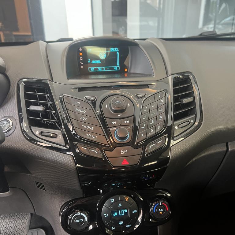 FORD Fiesta Hatch - Foto