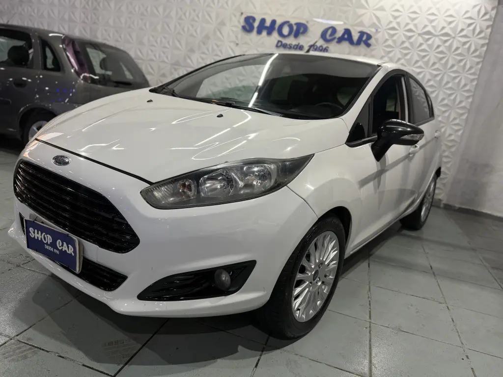 FORD Fiesta Hatch - Foto