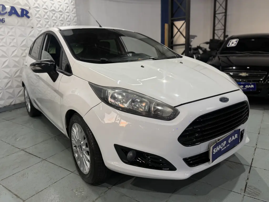 FORD Fiesta Hatch - Foto