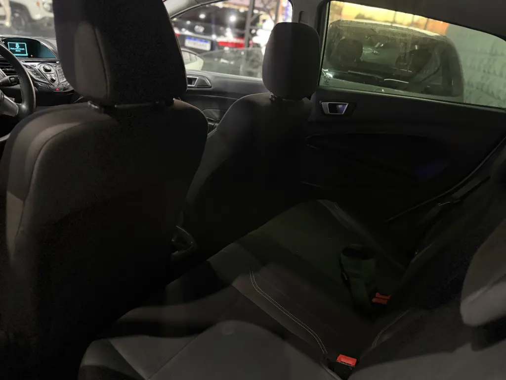 FORD Fiesta Hatch - Foto