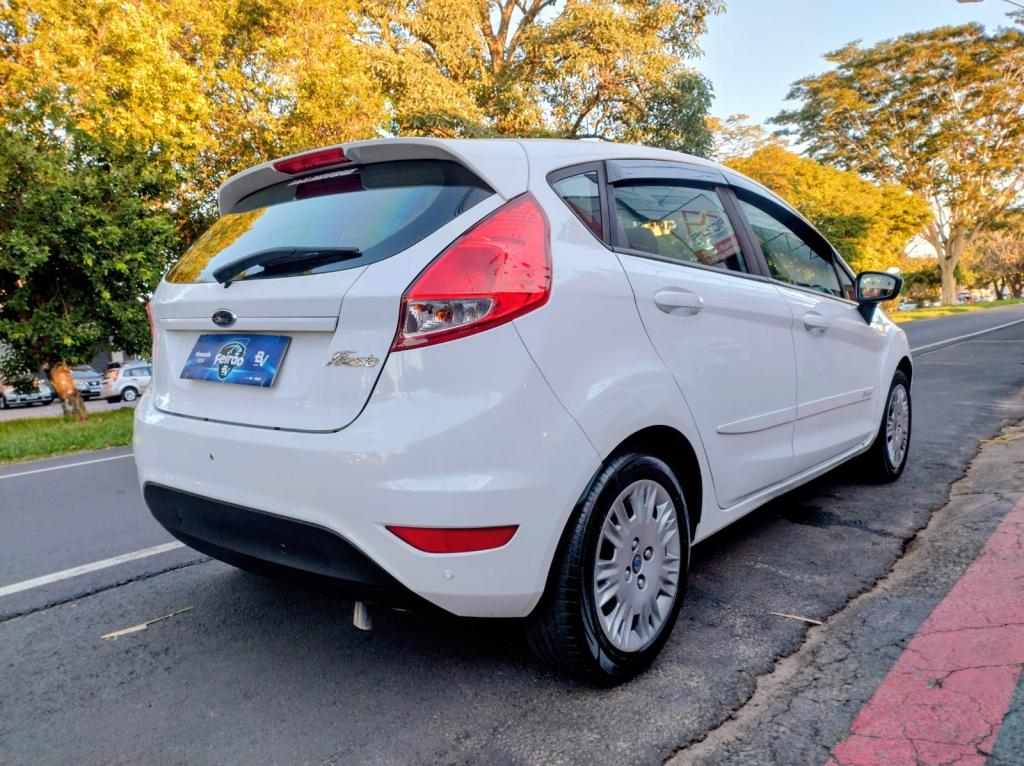 FORD Fiesta Hatch - Foto