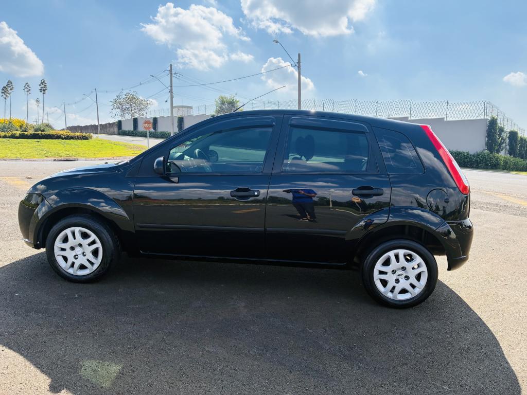 FORD Fiesta Hatch - Foto
