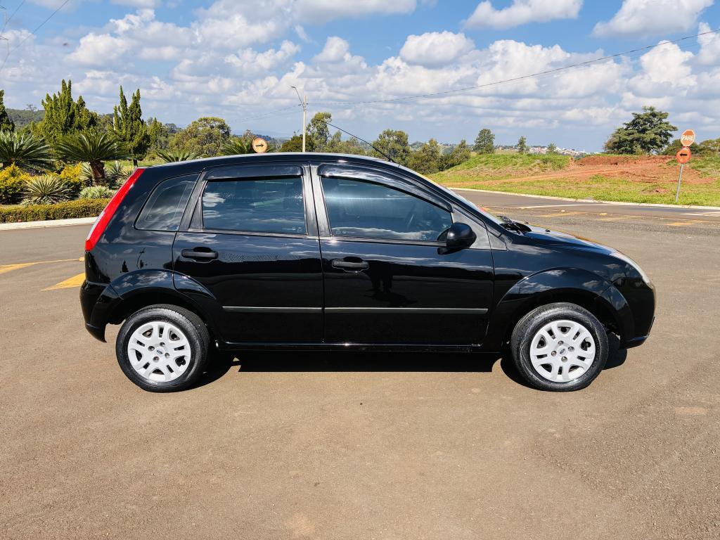 FORD Fiesta Hatch - Foto