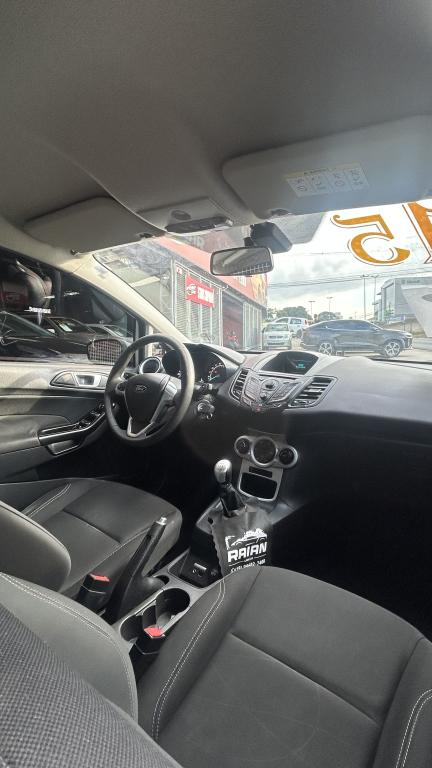 FORD Fiesta Hatch - Foto