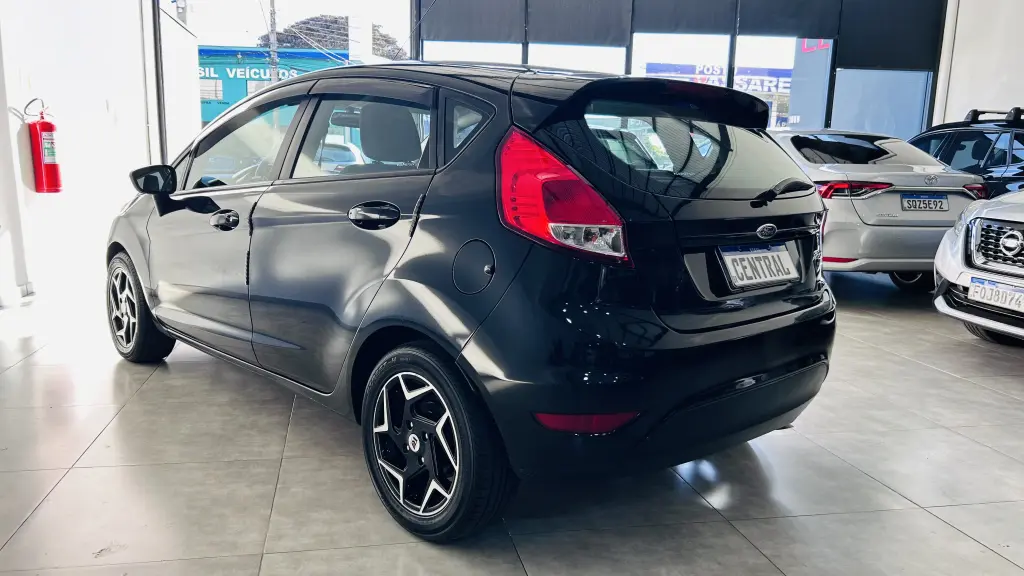 FORD Fiesta Hatch - Foto