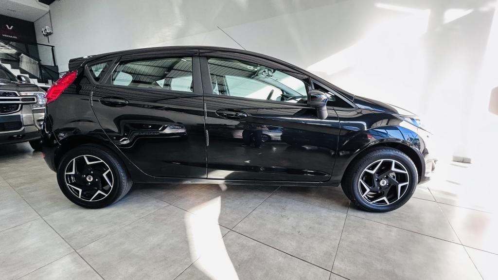 FORD Fiesta Hatch - Foto