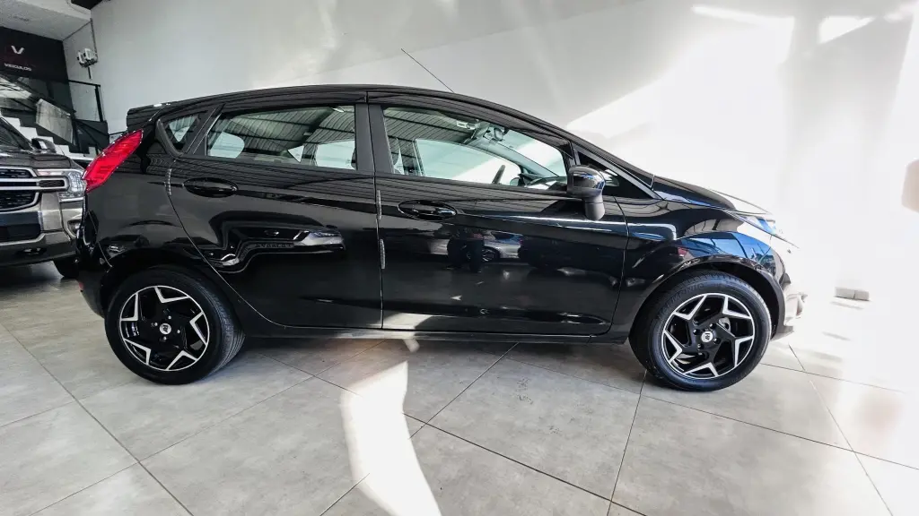 FORD Fiesta Hatch - Foto