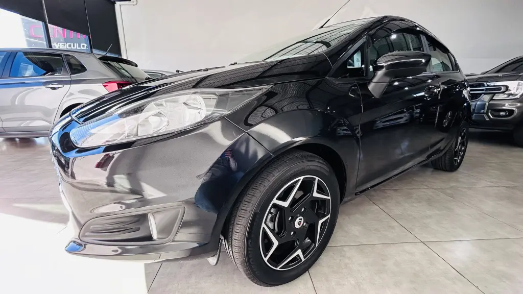 FORD Fiesta Hatch - Foto