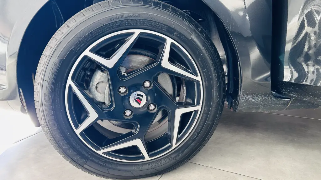 FORD Fiesta Hatch - Foto